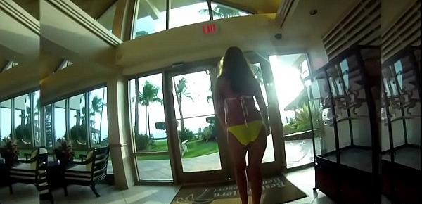  Babe spreads asshole in pool and elevator